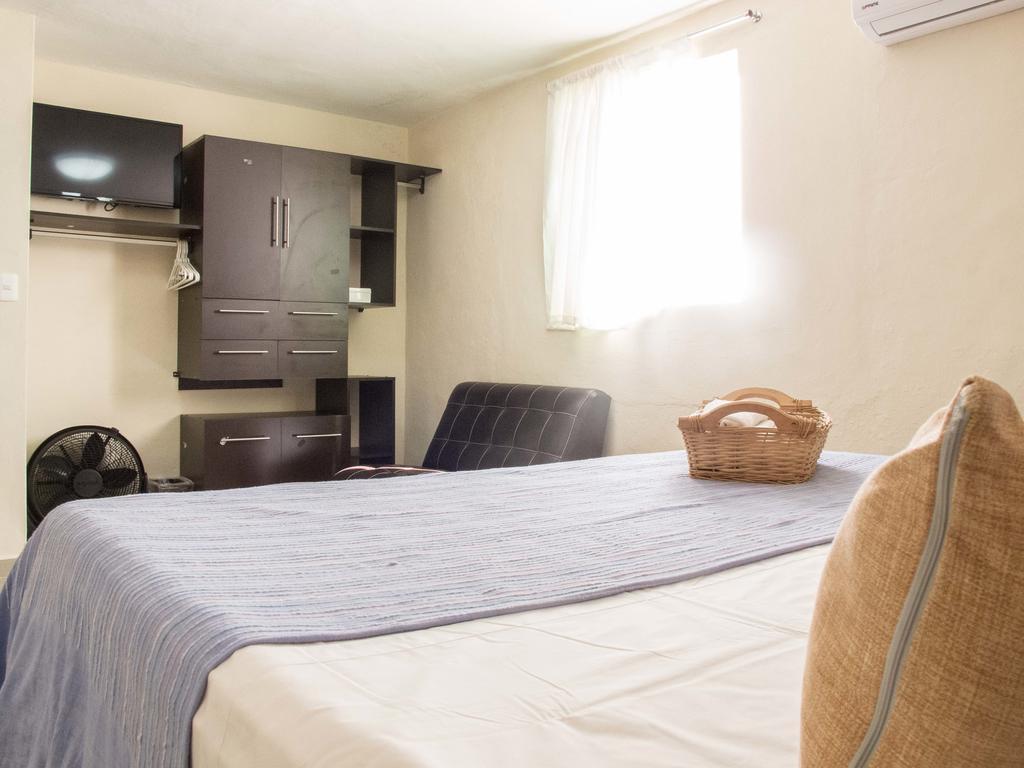 Whyz 4 You Private Rooms Пуэрто-Морелос Номер фото