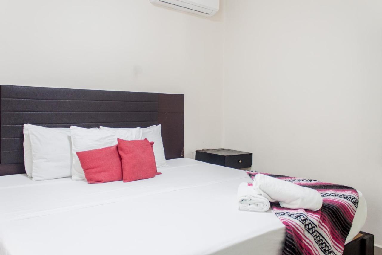 Whyz 4 You Private Rooms Пуэрто-Морелос Экстерьер фото
